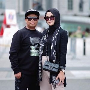 Meet your Posher, Dwi